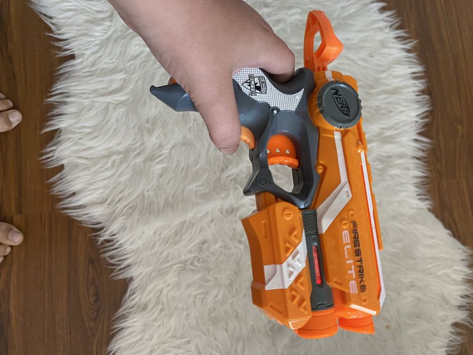 Нерф з прицілом