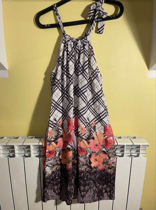 Sukienka w kwiaty XL