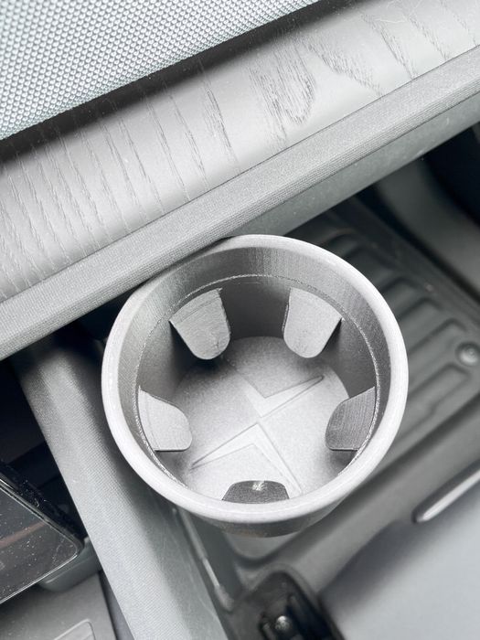 Додатковий підстаканник Polestar 2 в салон бардачок