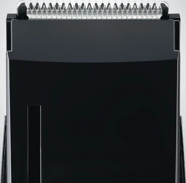 машинку для стрижки волос Panasonic ER-GC50.