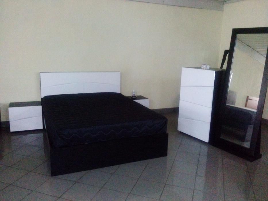 Quarto Lacado Branco c/ Colchão Incluído (Art. Novo)