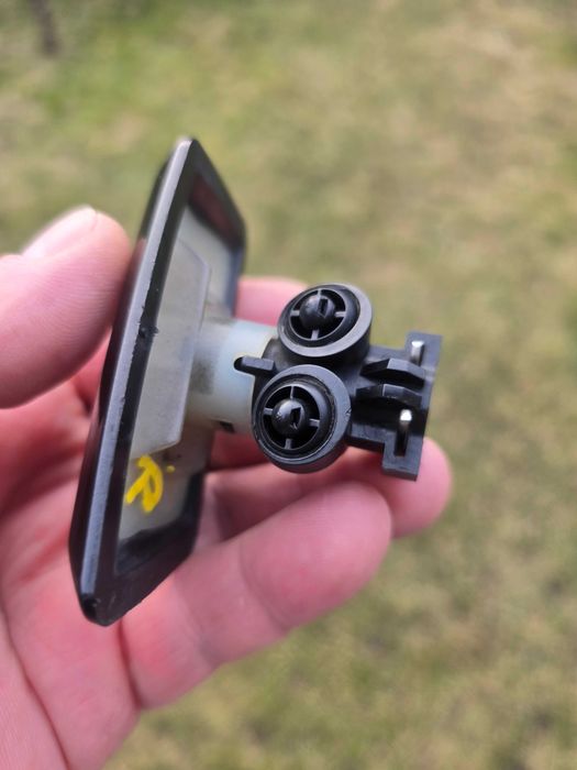 Zaślepka spryskiwacza prawej lewej Cadillac SRX 2008 Rok Nr 257.20102R