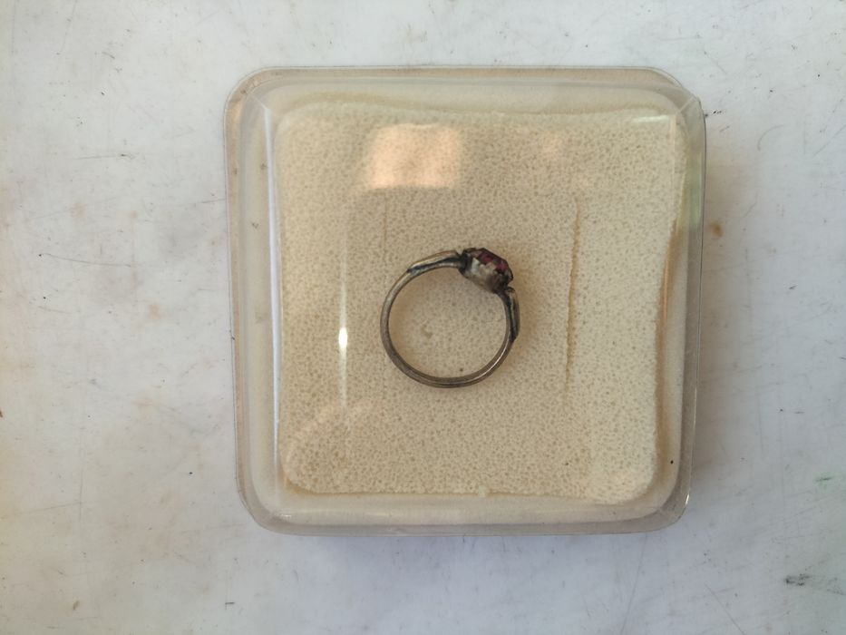 Stary mały pierścionek