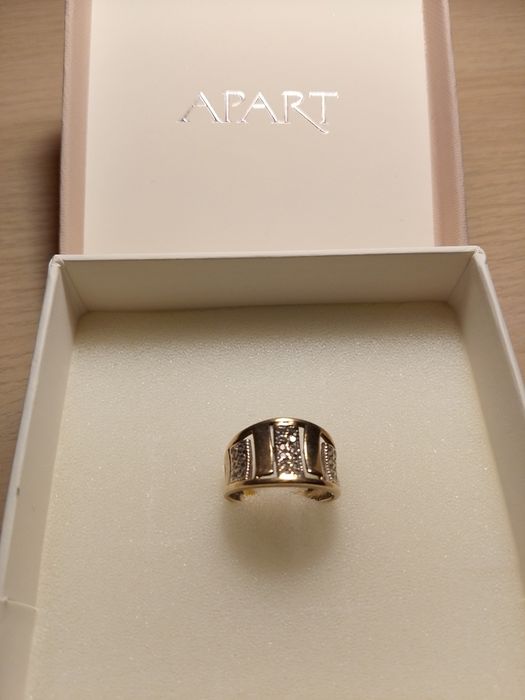 Złoty pierścionek z cyrkoniami pr.333