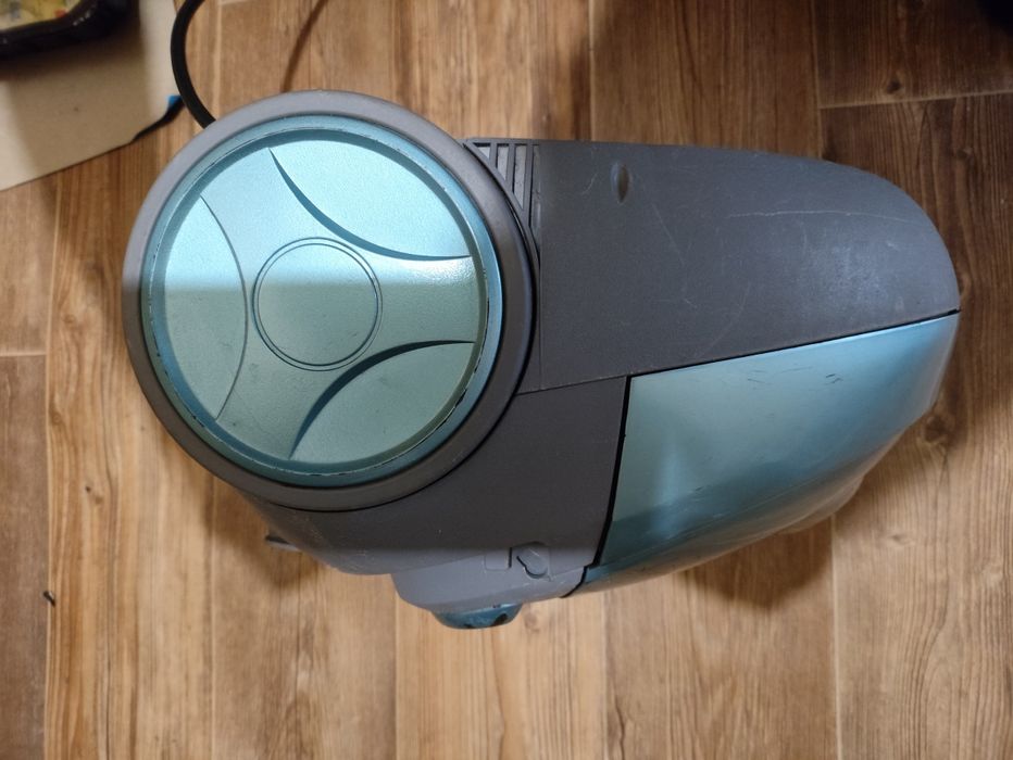 Пылесос Delfa 1400w