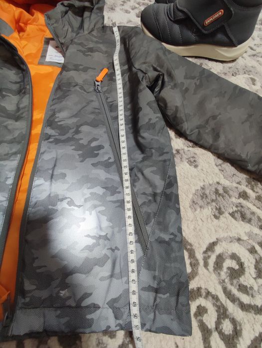 Куртка вітровка демісезона на хлопчика 6-7років.