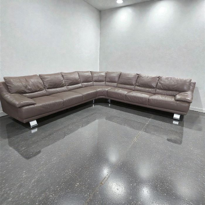 Шкіряний кутовий диван  коричневий.  Италия , Italsofa .  330*330  см