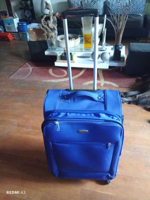 Mala trolley em bom  estado