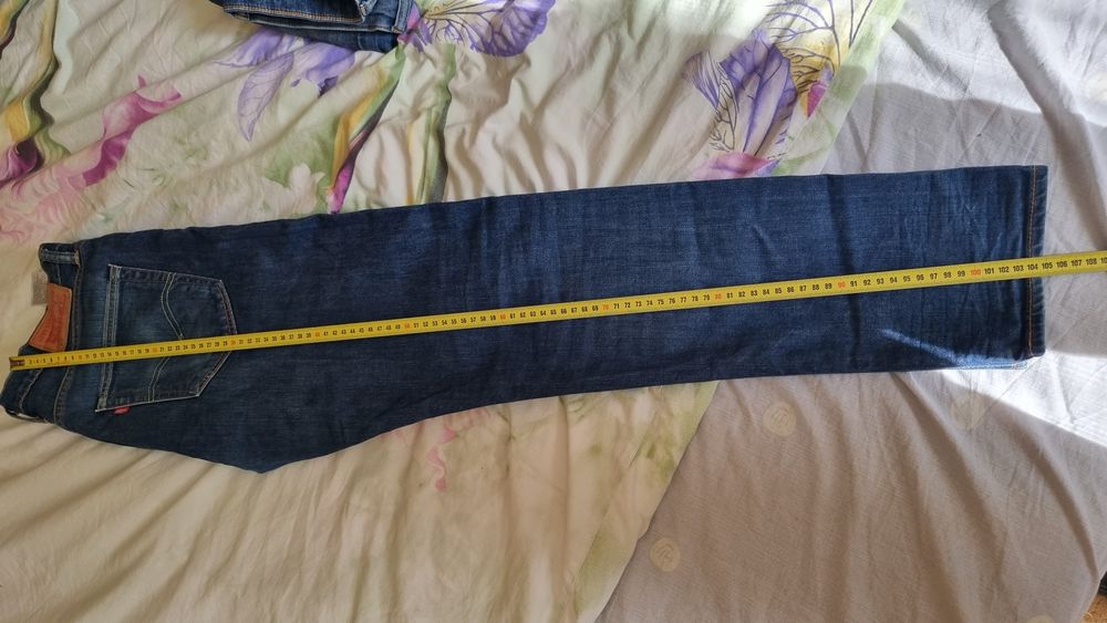 Продаються джинси  LEVIS 2 пари