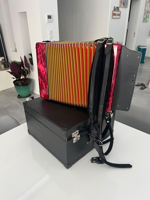 Concertina Hohner corona II - em bom estado