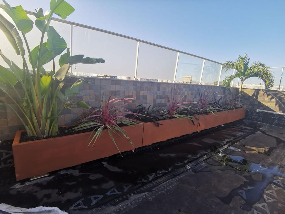 Floreira e vasos feitos por medida