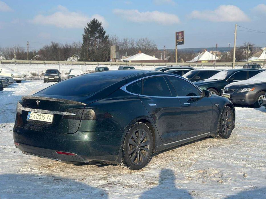 Tesla Model S  2014 85 kWh  Performance