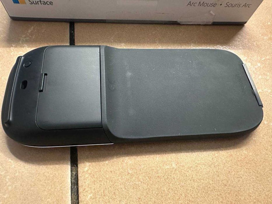 Myszka bezprzewodowa Microsoft Arc optyczna 1791 czarna