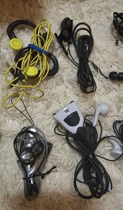 Навушники  провідні до телефону