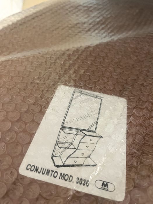 Móvel de entrada com espelho