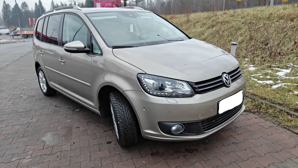 Volkswagen Touran Bixenon ALU Alcantara Bluetoth Navi Autohold Parktroniki Asystenci Hak