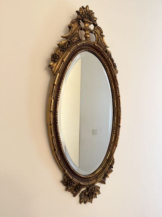 Espelho oval antigo em talha dourada 99 x 36 cm Areeiro Lisboa