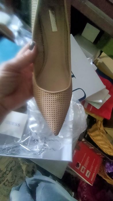 Туфлі GUESS 40,5 на шпильці
