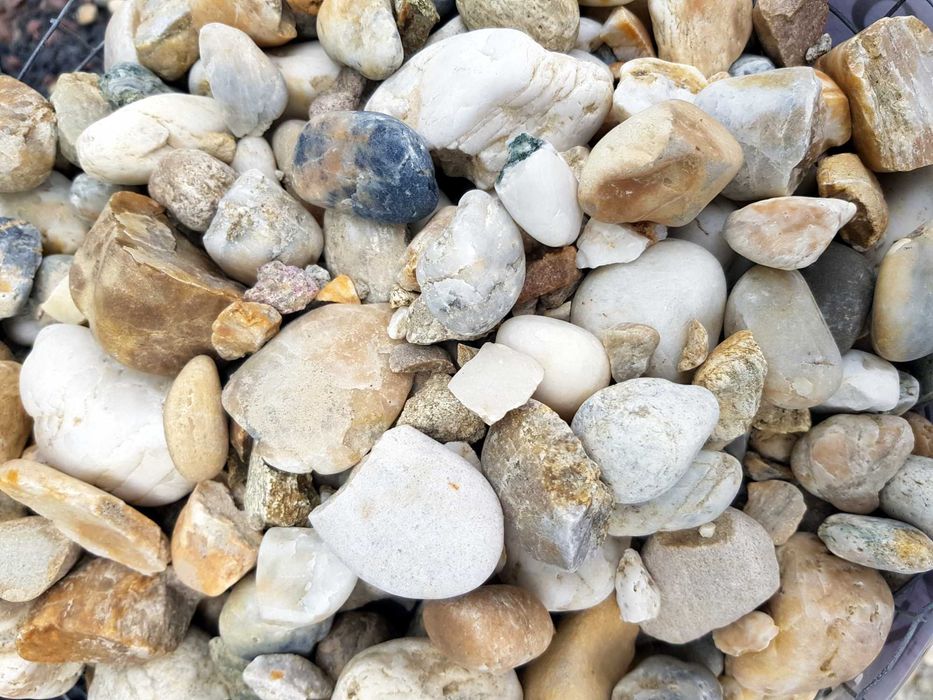 ŻWIR MIODOWY KAMIEŃ grys do ogrodu frakcja 16-32 i 32-60 w worku 25 kg