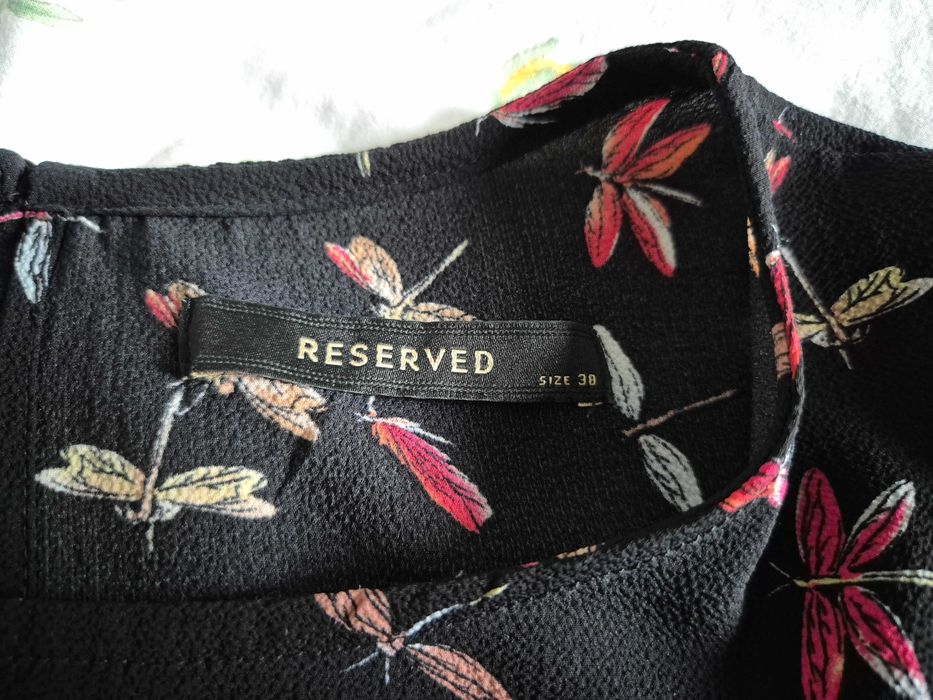 Reserved czarna bluzka z ważkami, 38