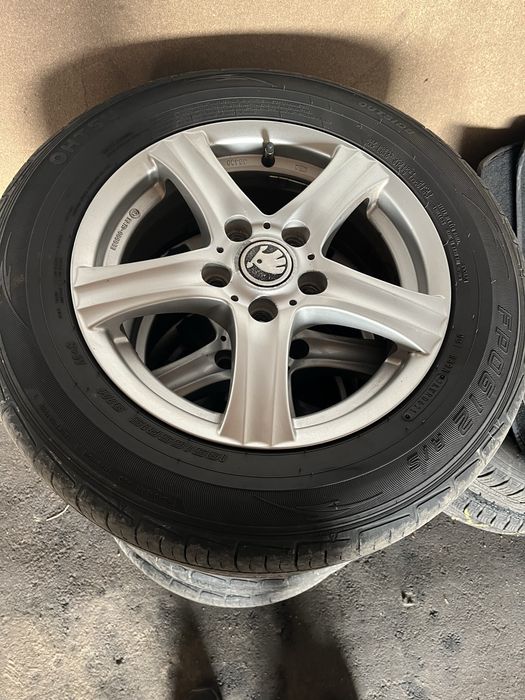 Skoda A5 - 4 диски з резиною R15 5/112, резина 195/65 літо