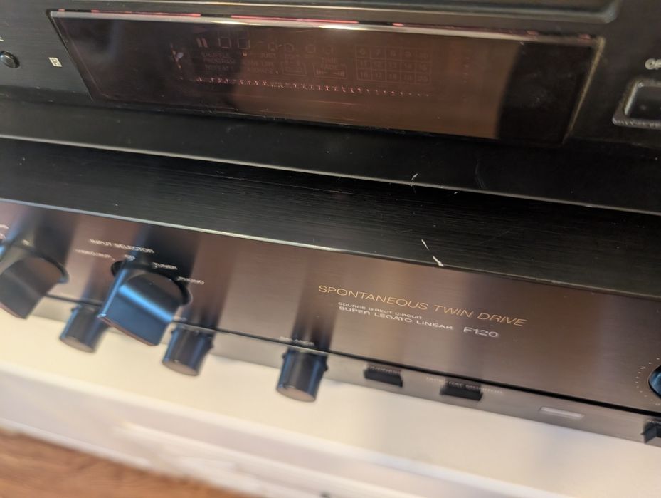 Wieża Sony  wzmacniacz oraz cd