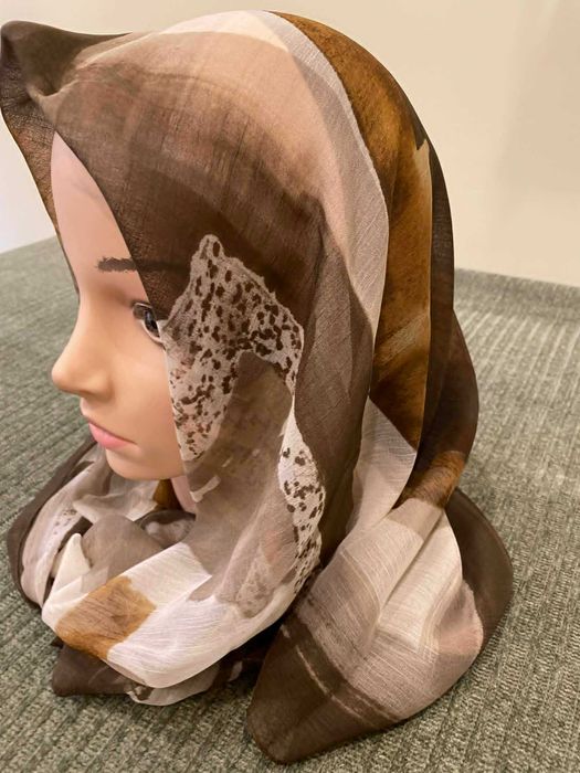 Chusta-paszka 90x90 cm  Nowa bez metki papierowej