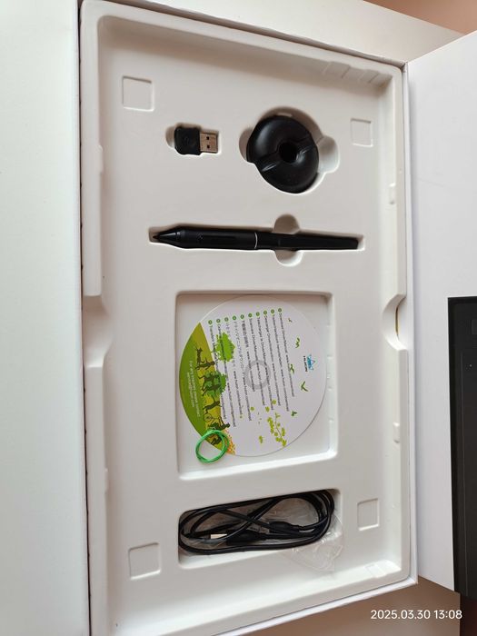 Tablet graficzny Huion Inspiroy Q11K V2 stan bdb, używany sporadycznie