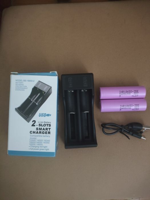 Carregador duplo + 2 Baterias Samsung 18650

Em excelente estado d