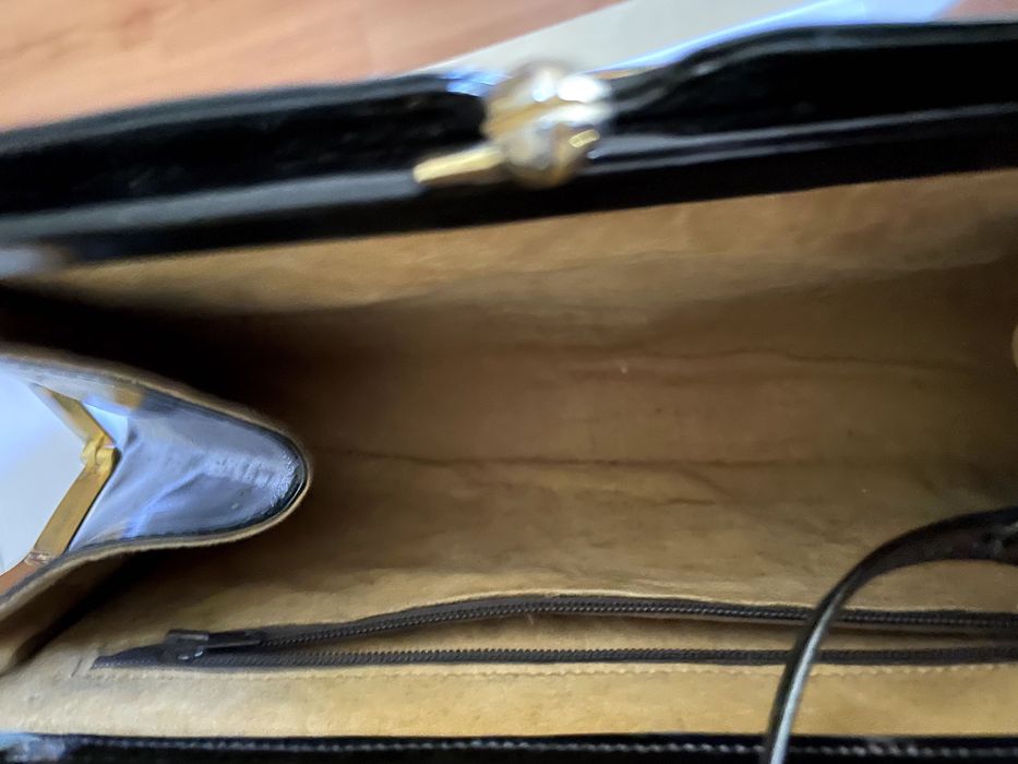 Mala de cerimónia em verniz