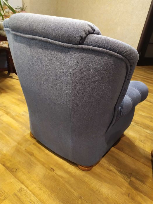 Продам м'які крісла