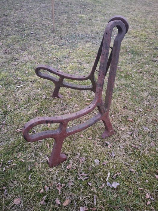 Stare nogi żeliwne ławka  parkowa żeliwna