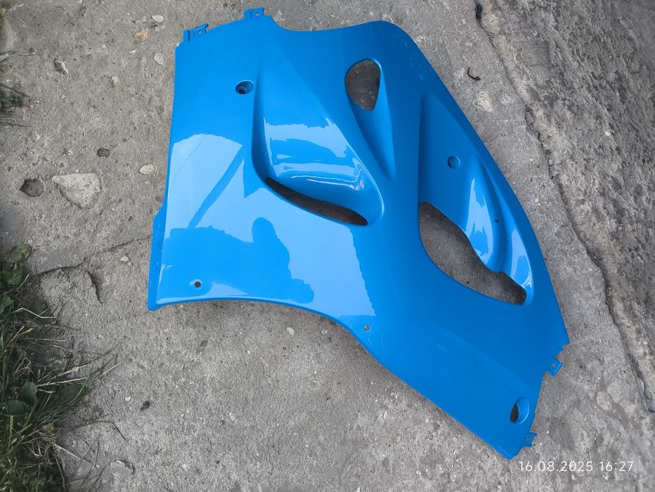 Suzuki GSX-R srad owiewka prawa