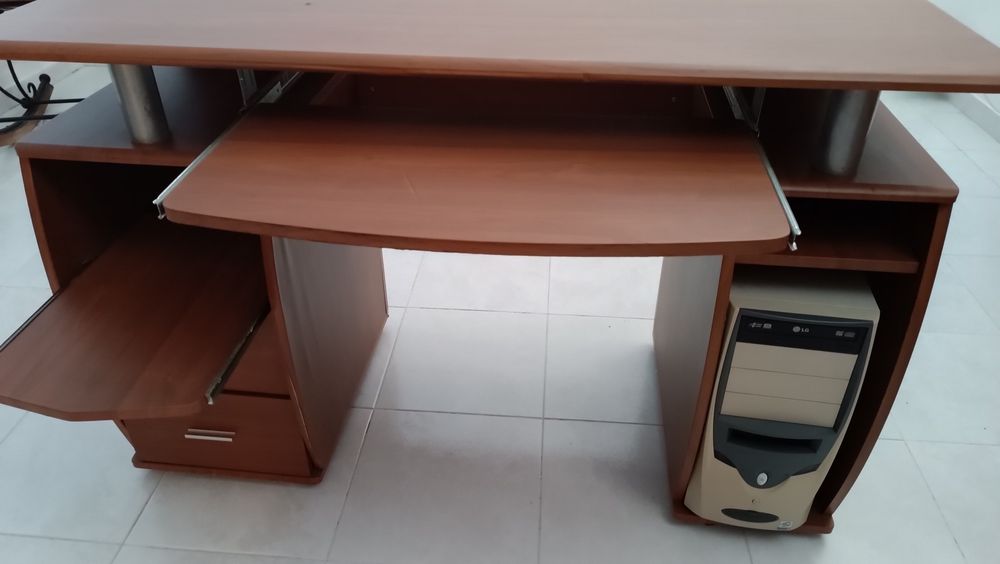 Secretaria com muita arrumação