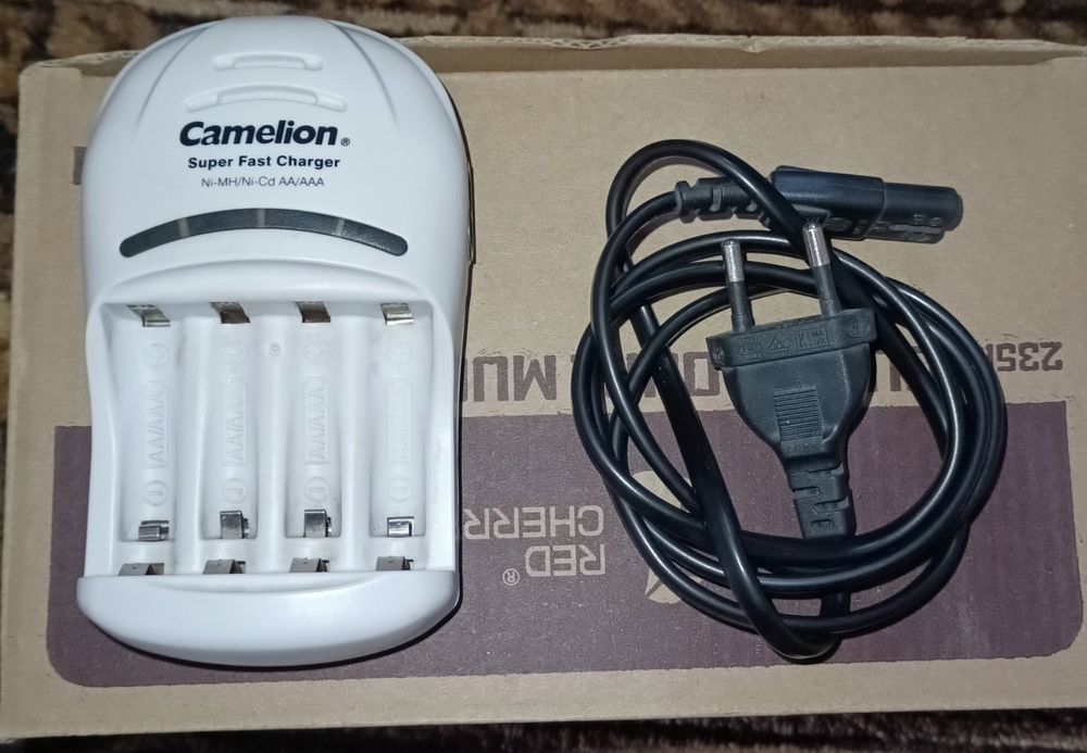 Зарядний пристрій Camelion BC-1007