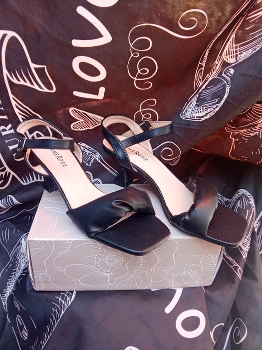 Sandálias de senhora