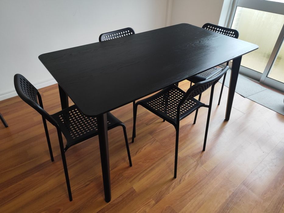 Mesa IKEA + 4 cadeiras IKEA