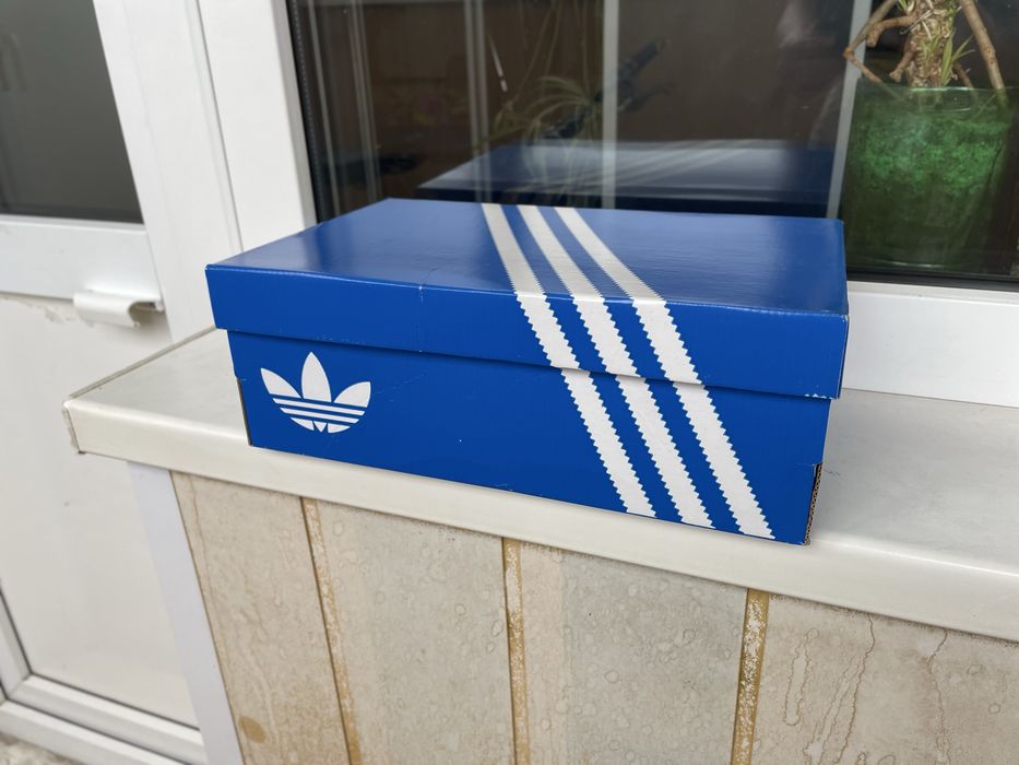 Нові кросівки adidas Samba W