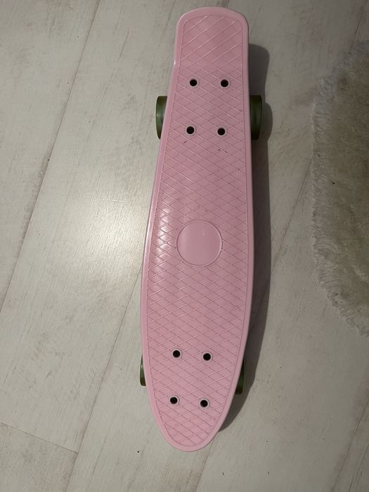 Deskorolka ze świecąxymi kólkami