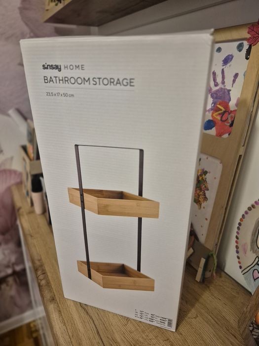 Półka na kosmetyki. Nowa