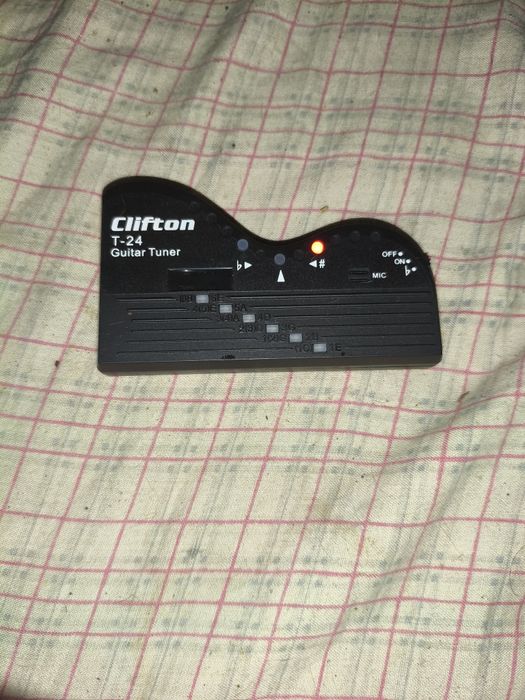 (Vendo Afinador De Guitarra Clifton T-24)