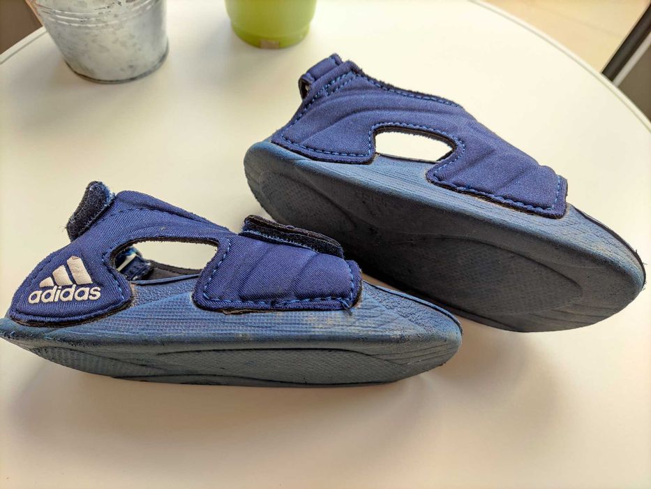 Sandálias azuis Adidas / Kelme (praia, piscina) - Nºs 18 / 22/23 /26