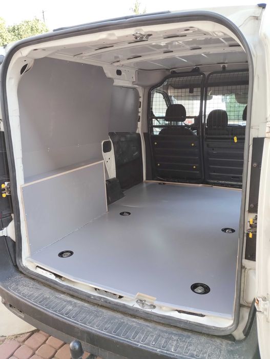 Zabudowa, podłoga, ściany - FIAT DOBLO L2H1