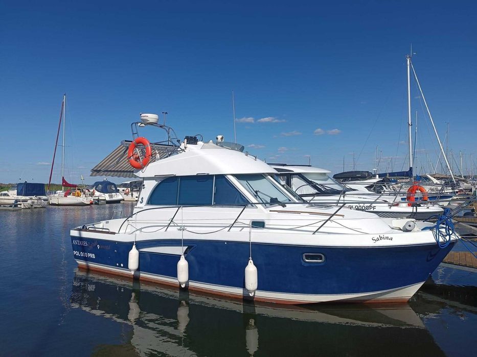 Łódź motorowa kabinowa / jacht motorowy Beneteau Antares 9