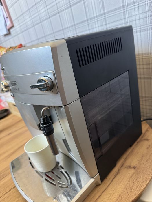 Ekspres do kawy DeLonghi ESAM 03.120.S