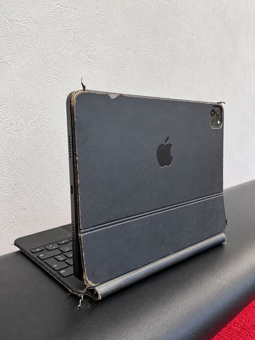 iPad Pro 11” M1 128GB + Magic Keyboard Apple