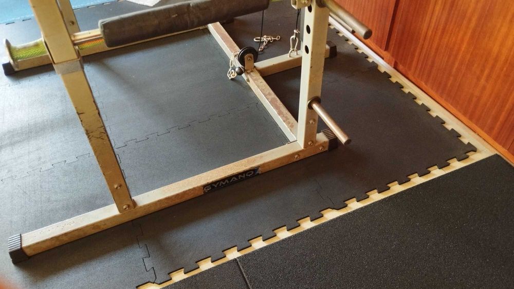 Power rack c/polia alta/baixa, barra de elevações e suporte de discos