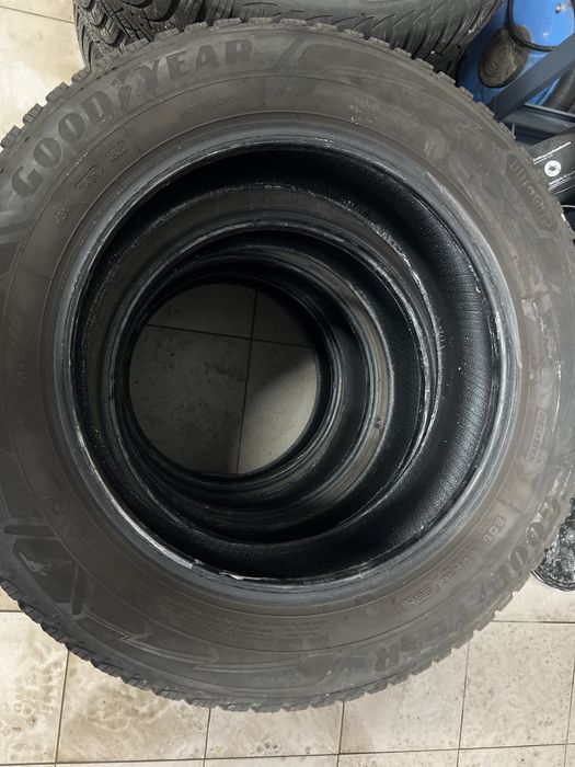 205/60 r16 goodyear ultragrip