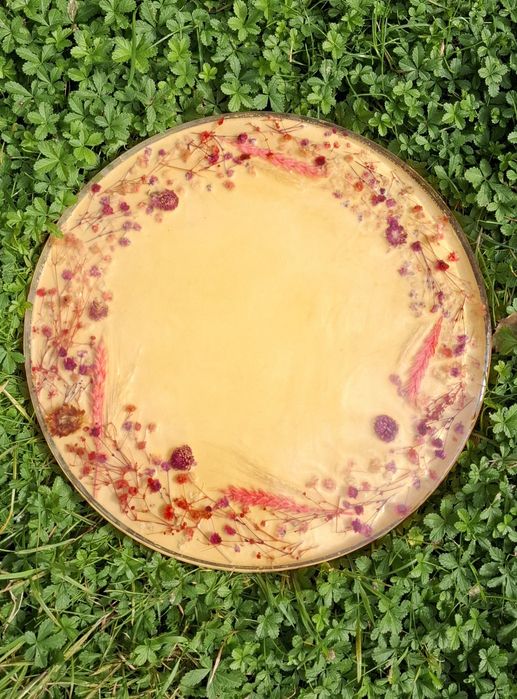 Stolik z żywicy epoksydowej żółty kwiaty zboża