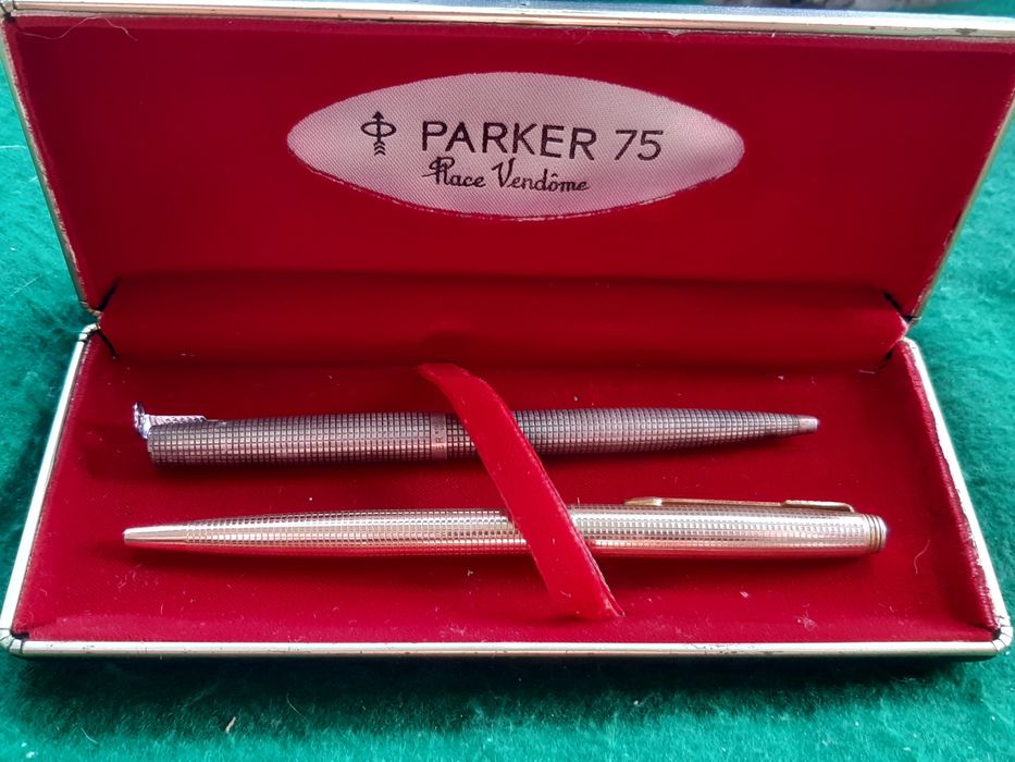 Conjunto de canetas Parker 75 Place Vendôme Silver e Gold plated